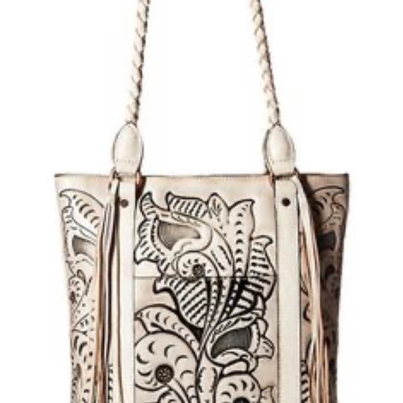 Patricia Nash Handbags - NWTS Patricia Nash tote and wristlet